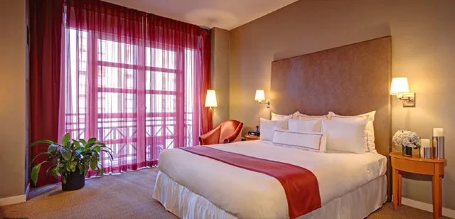 غرفة بسرير كينج بشرفة، Hotel Giraffe 10/11
