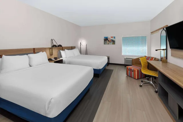 غرفة بسريرين كوين بمطبخ صغير، La Quinta Inn & Suites by Wyndham El Paso East Loop-375 2/5