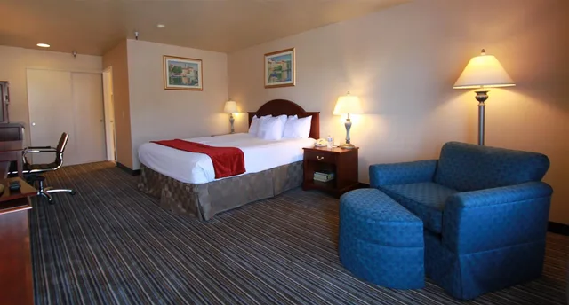 غرفة بسرير كينج لذوي الإعاقة، Best Western Surf City 2/3