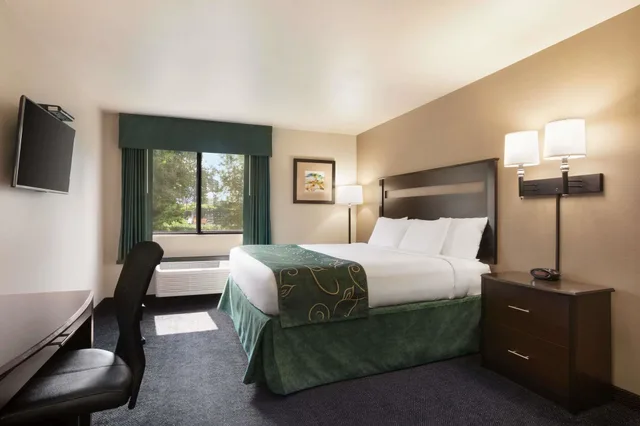 غرفة بسرير كينج، Travelodge by Wyndham Brunswick near Frederick 1/2