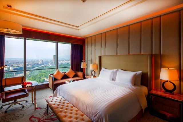 Deluxe, Queen Bed, SANDING NEW CENTURY GRAND HOTEL YIWU 2/7