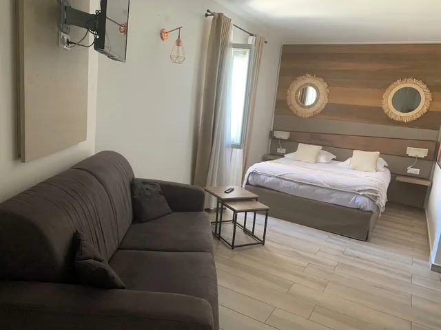 Superior, Queen Bed, Hôtel Les Mouettes 4/6