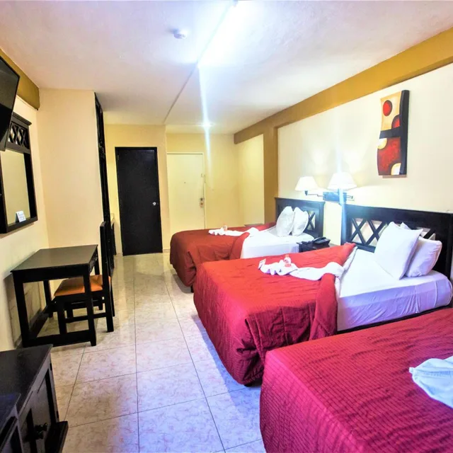 غرفة ثلاثية بسرير مزدوج، Hotel Plaza Mirador by Kavia 1/3