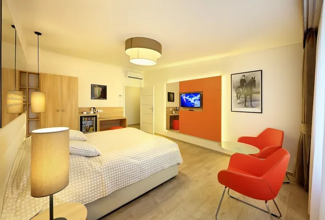 جناح بأربعة أسرّة بإطلالة على المدينة بغرفتي نوم، Salvator Boutique Hotel 1/4