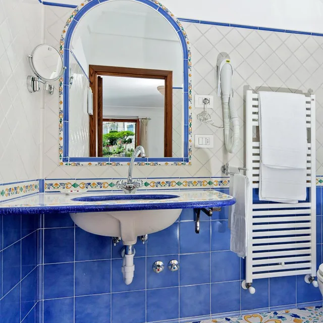 غرفة سوبيريور بسرير مزدوج أو سريرين منفصلين بشرفة، Hotel Vittoria Positano 2/5