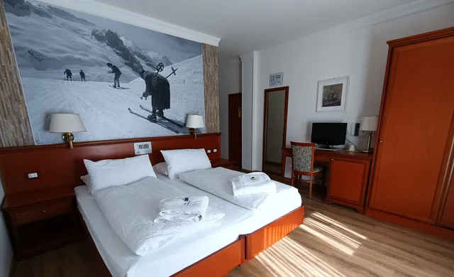 غرفة بسرير كوين، Park Hotel Arnica 2/4