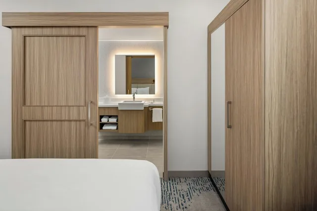 جناح بسرير كينج مع سرير سحّاب إضافي، SpringHill Suites by Marriott Bettendorf 8/9