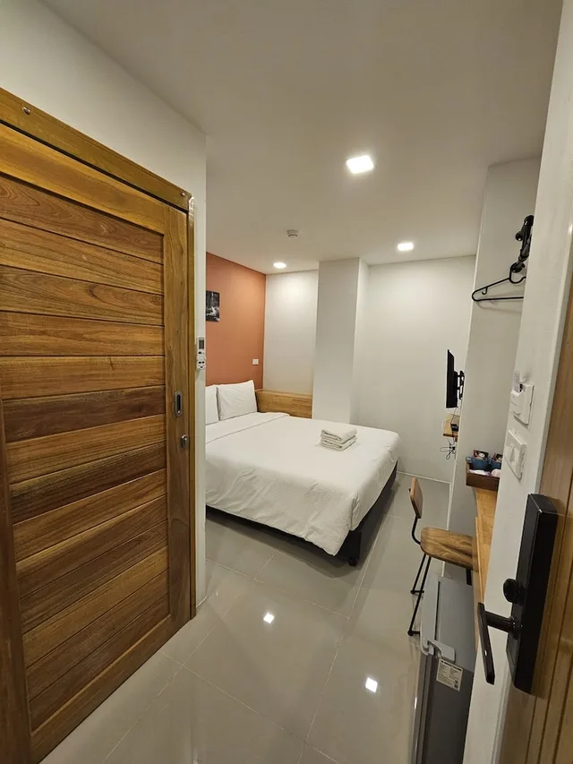 Superior, Queen Bed, Building 2، Sleepstation Hotel At Pratunam 5/8
