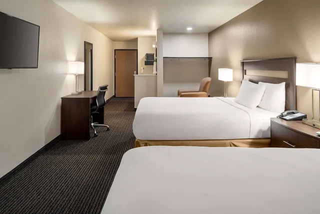 Room, 2 Queen Beds, Accessible, Travelodge by Wyndham Dexter 1/5
