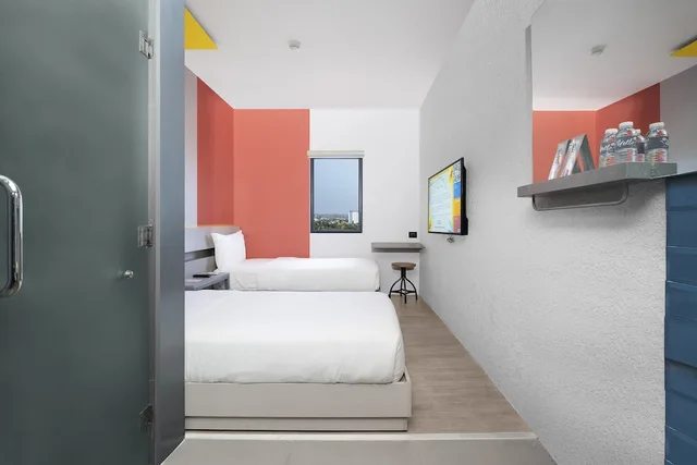 غرفة سوبيريور بسريرين منفصلين، Yello Hotel 3/4