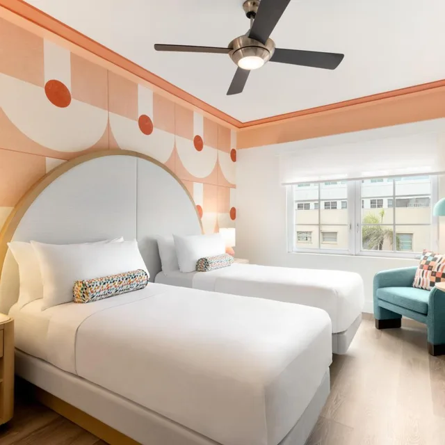 غرفة ديلوكس بسريرين منفصلين، Waldorf Towers South Beach 2/6