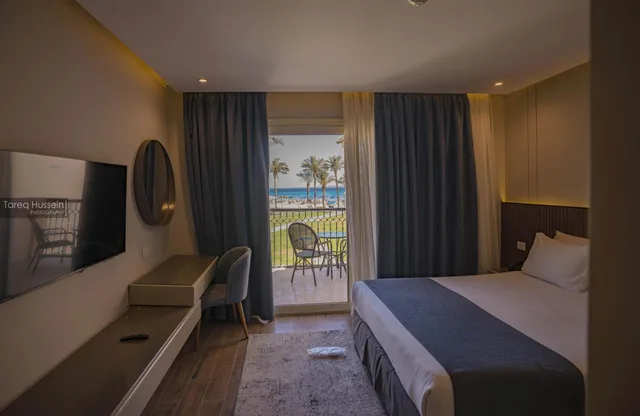 Master, Suite, Twin Beds, King Bed, Sea View, Sofa، V Grand Beach Resort - Sahl Hasheesh 3/4