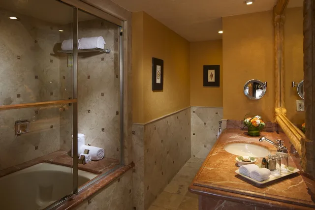 جناح فاخر بسرير كينج بغرفة نوم واحدة مع أريكة، Playa Grande Resort And Grand Spa 2/2