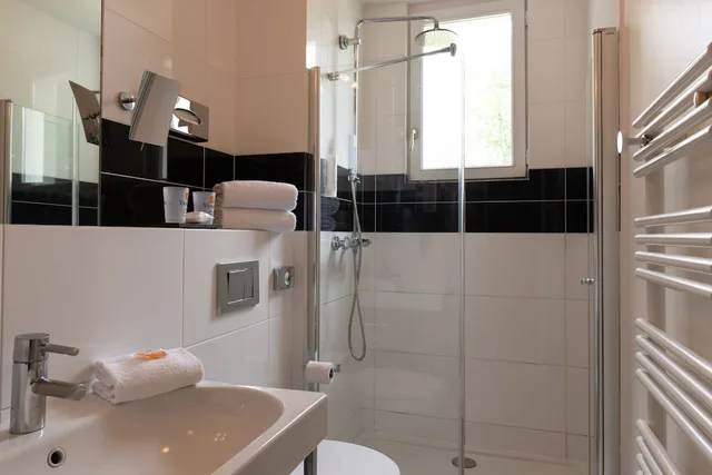 غرفة كلاسيكية بسريرين منفصلين، The Originals Boutique Hotel Victoria Fontainebleau 7/7