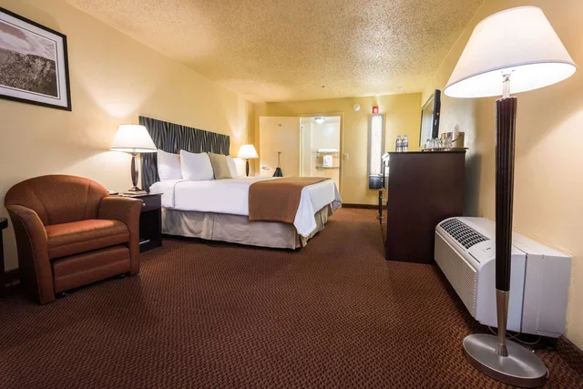 غرفة بسرير كينج بشرفة لذوي الإعاقة، Sky Rock Sedona, a Tribute Portfolio Hotel 2/4