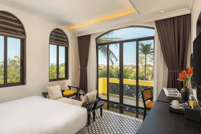 غرفة سيغنتشر بسرير كينج بإطلالة على النهر بشرفة، Nesta Hoi An Resort and Spa 5/10