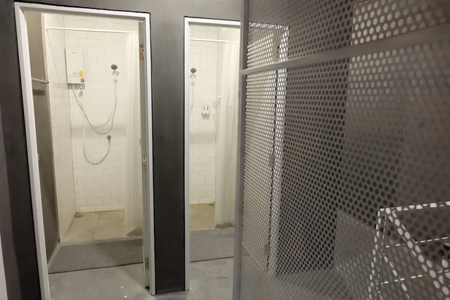 Female Dorm, Female Only, 2 Bunk Beds، On the Bed Hostel 2/2