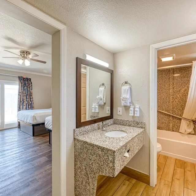 غرفة بسريرين كوين، Harbor House Inn 9/9
