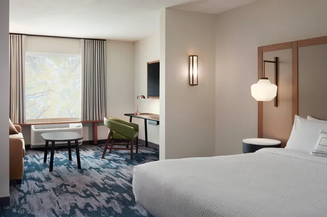 جناح تنفيذي بسرير كينج، Fairfield Inn & Suites by Marriott Lodi 1/3