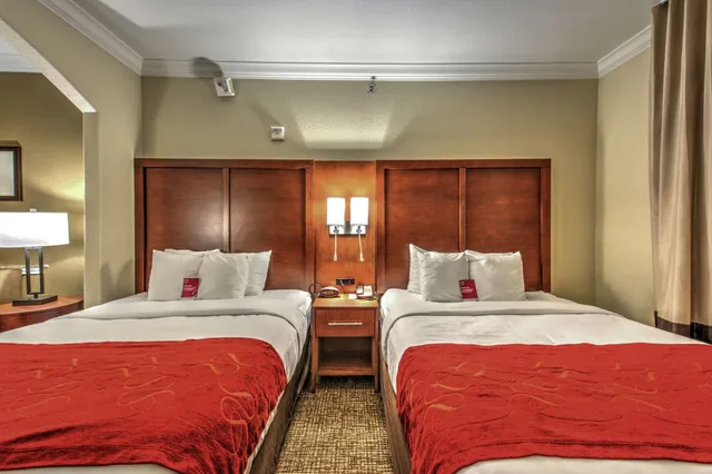 جناح بسريرين كوين، Comfort Suites Tomball Medical Center, TX 1/8