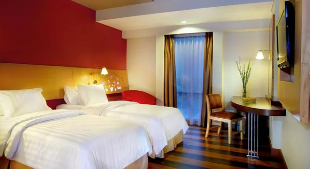 غرفة ديلوكس بسرير مزدوج أو سريرين منفصلين، Aston Palembang Hotel and Conference Center 2/2