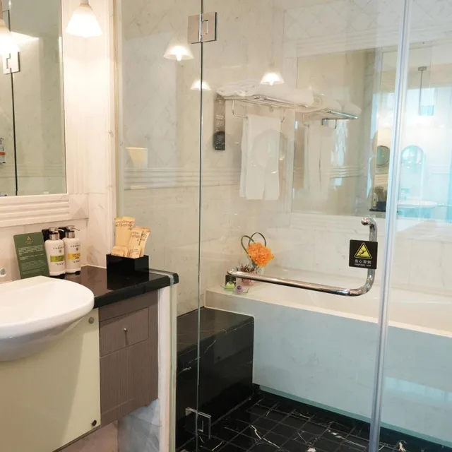 Deluxe, Executive, Twin Beds, Pullman Shanghai Central 3/3