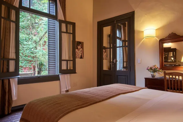 جناح بسرير كوين، Bourbon Exclusive Jardin Escondido By Coppola 1/5