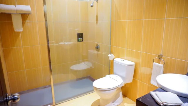 غرفة سوبيريور ديلوكس بسرير كينج، Swiss-Belhotel Kendari 2/3