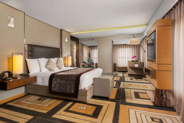 جناح تنفيذي بسرير كينج مع دخول صالة النادي، Hilton Beijing Wangfujing 1/4