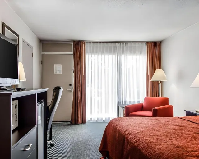 غرفة بسرير مزدوج للمدخنين لذوي الإعاقة، Quality Inn and Suites York PA 4/6
