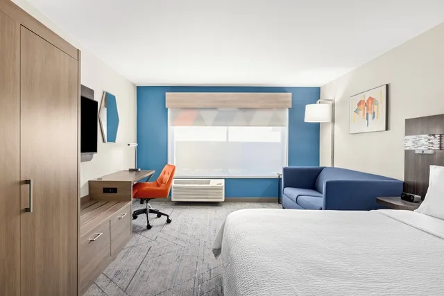 غرفة بريميوم بسرير فردي، Holiday Inn Express & Suites - Phoenix West - Tolleson an IHG Hotel 1/2