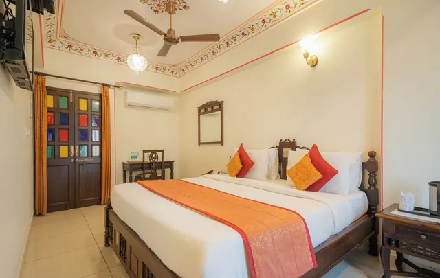 Deluxe, Double Bed, Hotel Umaid Residency 4/10