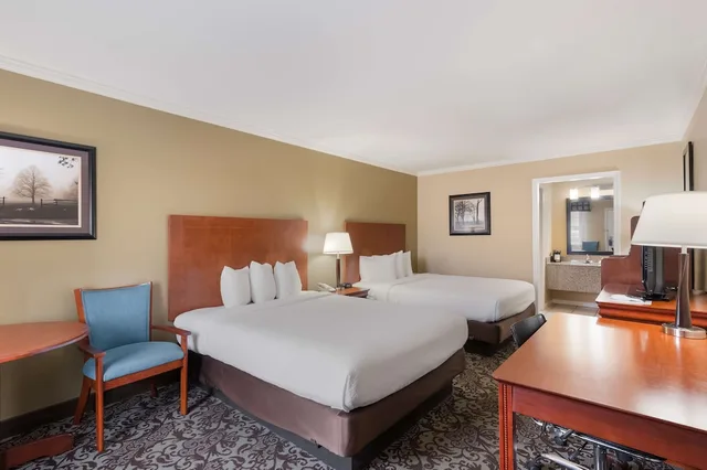 غرفة قياسية بسريرين كوين للمدخنين، Best Western Conway 1/3