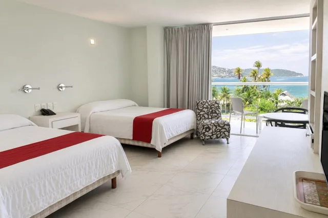 جناح جونيور، We Hotel Acapulco 3/10
