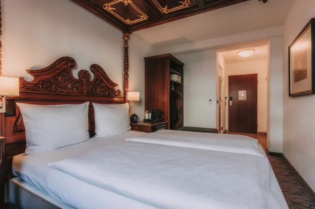 غرفة قياسية بسرير مزدوج، Kings Hotel Center 2/9