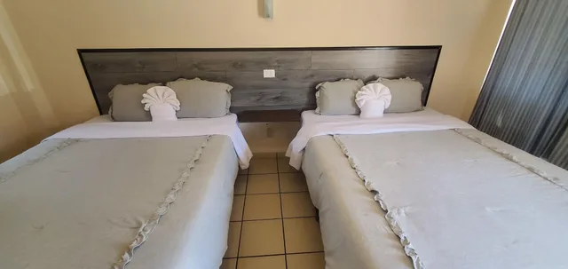غرفة بسرير مزدوج، Hotel Golf Tijuana 2/4
