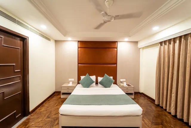 Senior, Suite, King Bed، Hotel Celebration 2/7