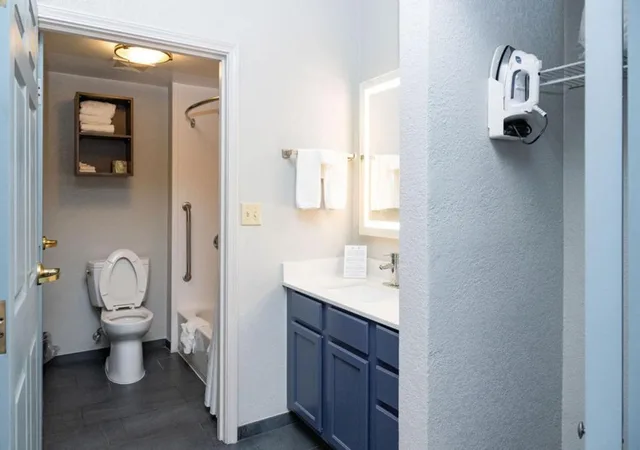 2 Bedrooms, 2 Double Beds, King Bed, Kitchen, Staybridge Suites Jackson 4/4