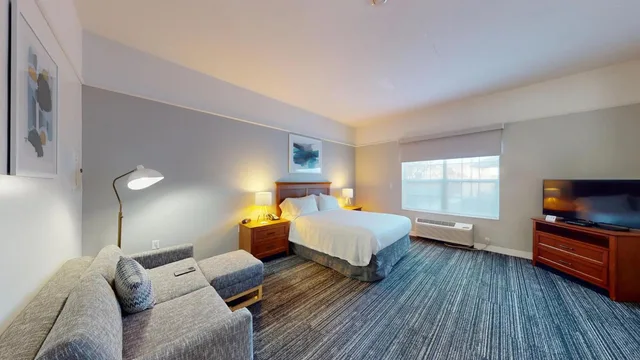 استوديو بسرير كوين مع أريكة بحوض استحمام لذوي الإعاقة، Towneplace Suites Fredericksburg 1/6