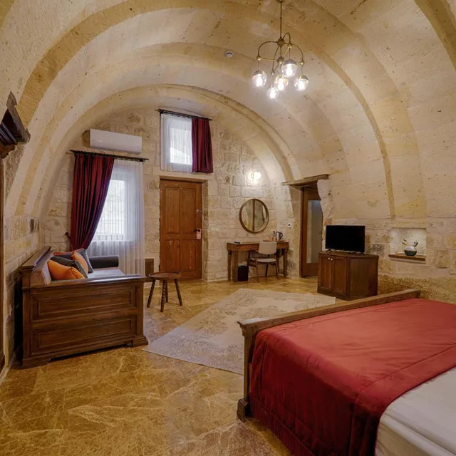 جناح بسرير كوين، Solem Cave Suites 2/3