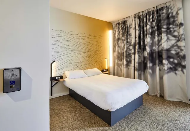غرفة لذوي الإعاقة، B&B Hotel Argenteuil 1/1