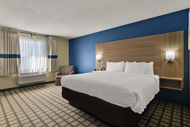 جناح بسرير كينج، Clarion Pointe Bloomington - Normal near I-55 and University 1/1