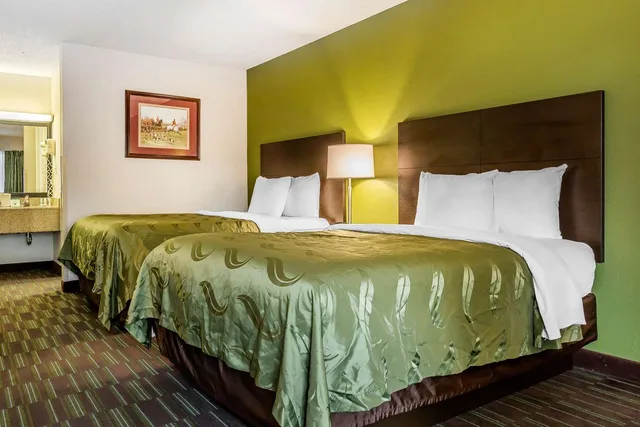 غرفة بسريرين مزدوجين، Quality Inn Culpeper VA 1/3