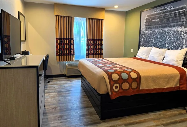 غرفة بسرير كينج لذوي الإعاقة، Super 8 By Wyndham Frankfort In 2/8