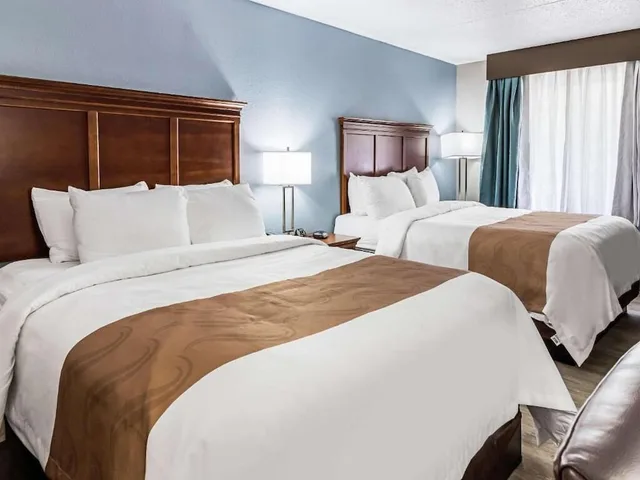 غرفة بسرير كوين، Quality Inn Knoxville TN 1/2