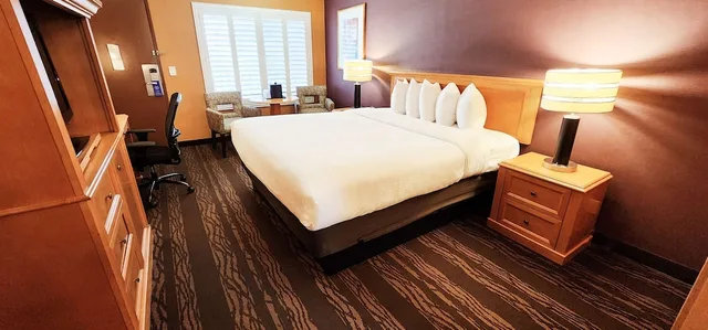 غرفة قياسية بسرير كينج لذوي الإعاقة، Best Western Plus Stovall's Inn 4/10