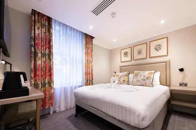 غرفة صغيرة بسرير مزدوج، Byron Hotel 4/7