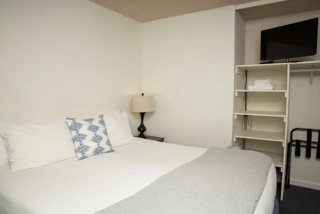 جناح بسرير كينج وسرير كوين، The Occidental Lodge 1/3