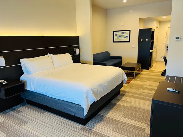 جناح بغرفة نوم واحدة لذوي الإعاقة، Holiday Inn Express Hotel Suites Salinas 1/6