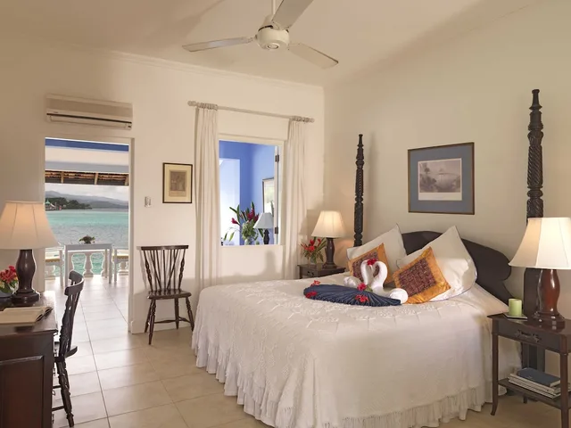 جناح بريميير بسرير كينج بشرفة، Jamaica Inn 1/8